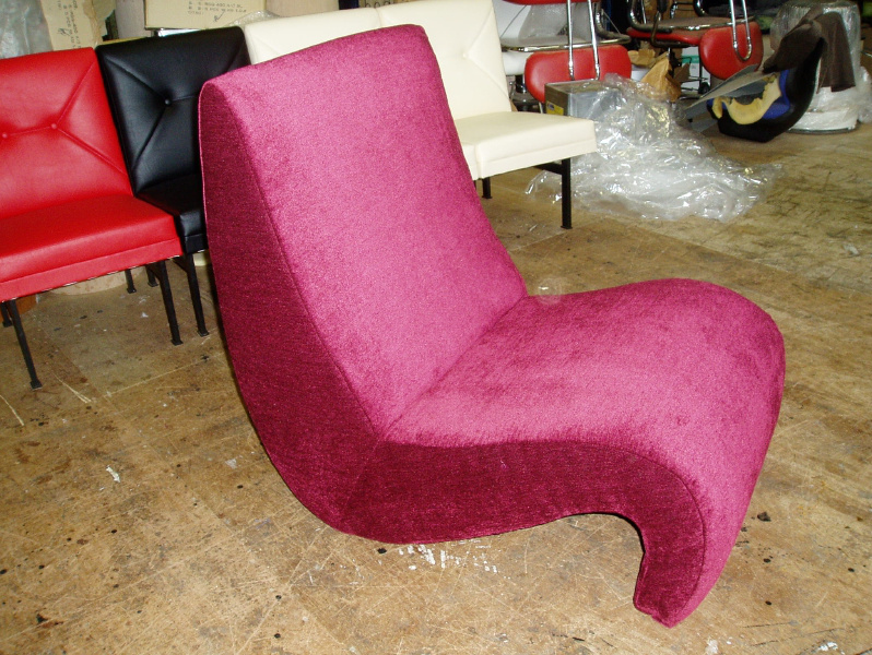 赤い店舗椅子
